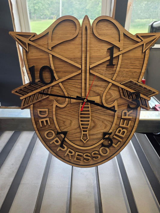 DOL Crest Clock